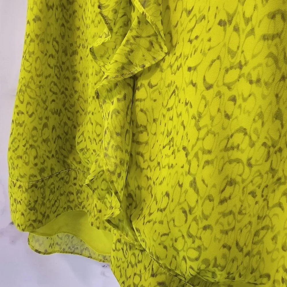 CAbi Shirt Womens Large Chartreuse Yellow Neon Tank Blouse Reign Ruffle 3071